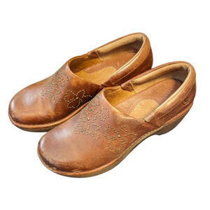 Ariat Shoes Women's 7.5 Strathmore Nubuck Leather Studded Clog Style # 21203